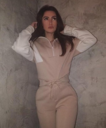 Знойная брюнетка готова подарить тебе море страсти и удовольствия. Приезжай, не пожалеешь! 14940, 25 лет