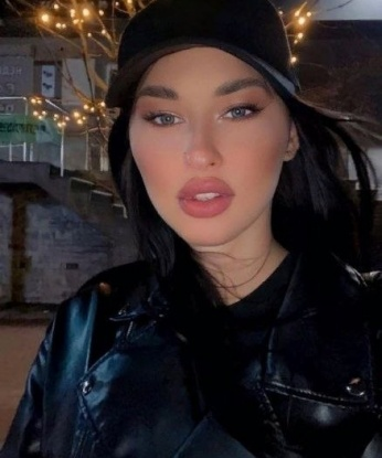 Молодая, страстная и игривая красотка. Готова подарить тебе незабываемые моменты наедине. Фото подтверждены! Звони, не пожалеешь. 3670, 25 лет